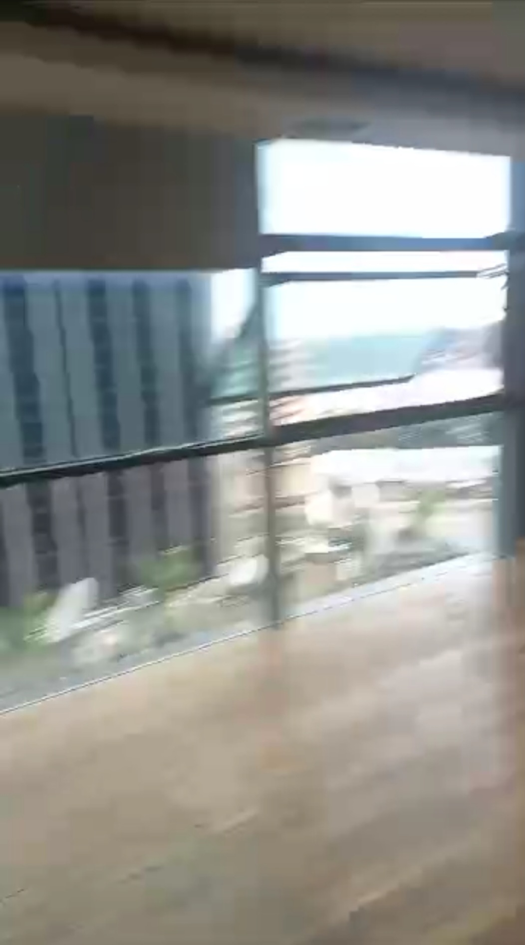 1000040724
