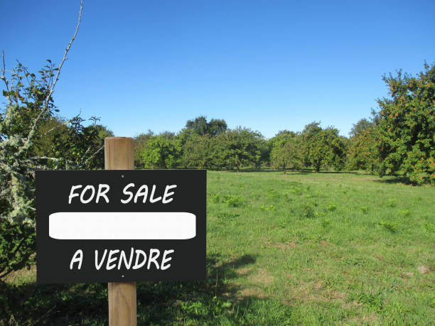 terrain-de-construction-a-vendre-signe-a-vendre-espace-de-copie