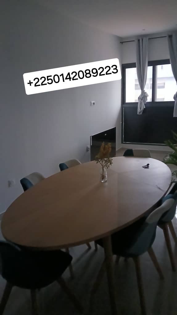 1000092883