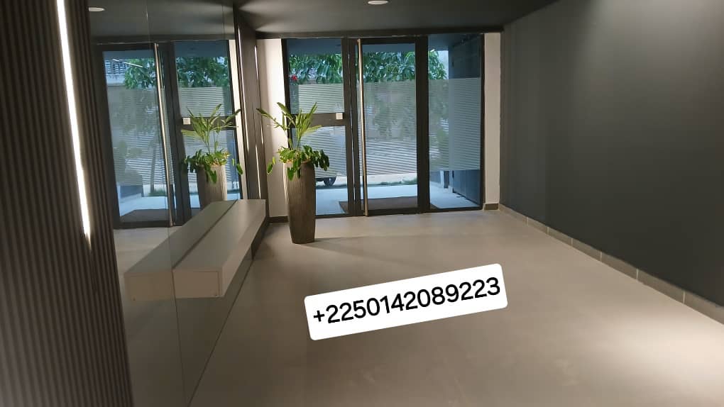 1000092884